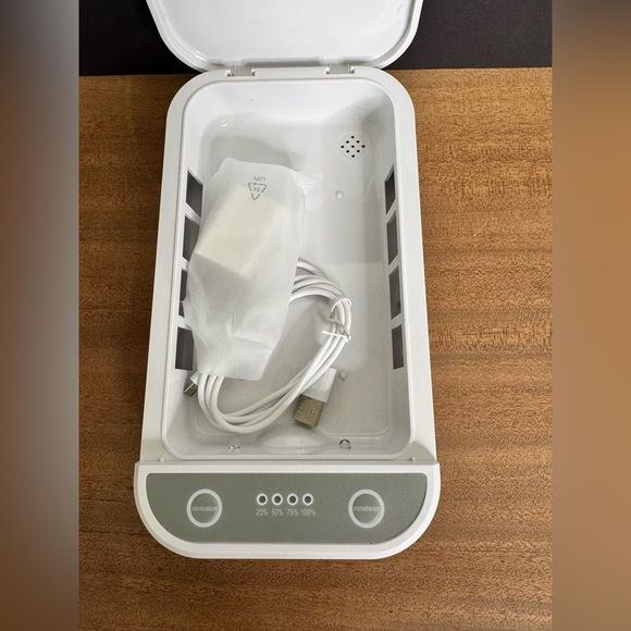NIB The Clean Phone UV Light Sterilization Box Bacteria Zapping for Phone IPod - Picture 4 of 5